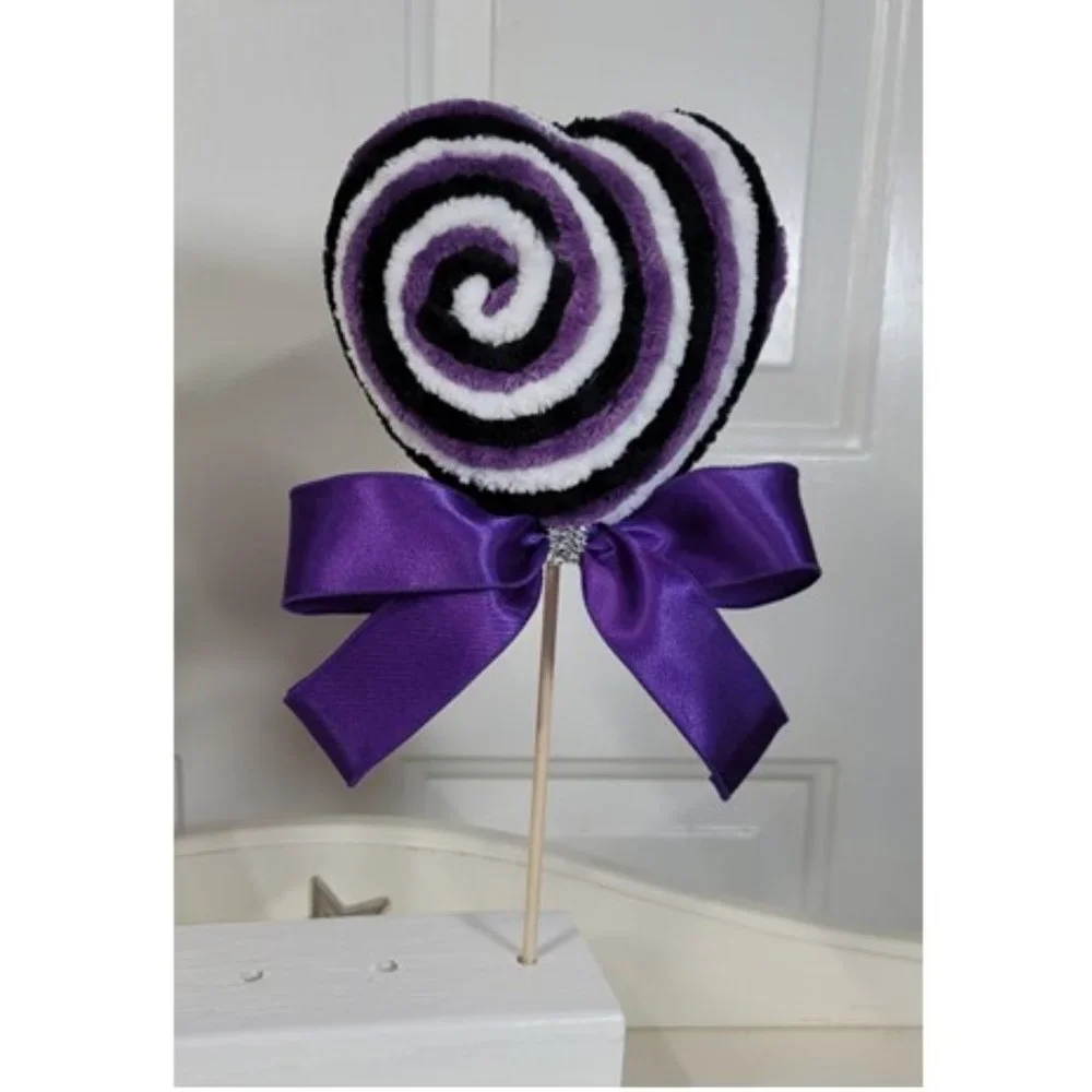 Decorative Velvety Yarn Purple, Black & White Heart Lollipop with‎ Purple Bow #3